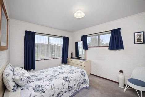Photo of property in 2 Caledonia Place, Highlands Park, New Plymouth, 4312