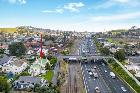 Photo of property in 42 Omahu Road, Greenlane, Auckland, 1051