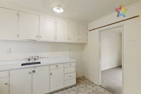 Photo of property in 8c Montgomery Crescent, Clouston Park, Upper Hutt, 5018