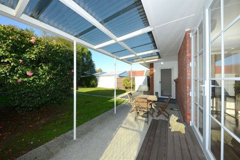 Photo of property in 8 Ambleside Drive, Burnside, Christchurch, 8053