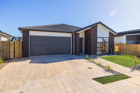 Photo of property in 23 Babina Avenue, Kumeu, 0810