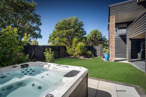 Photo of property in 35 Lagoon Way, Omaha, 0986