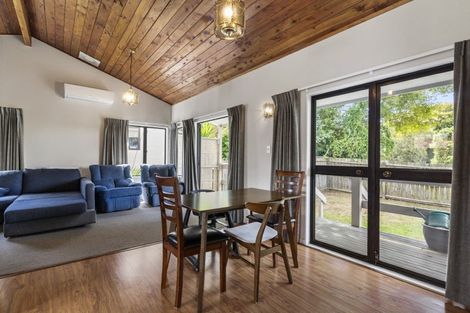 Photo of property in 17 Oakmont Place, Wattle Downs, Auckland, 2103