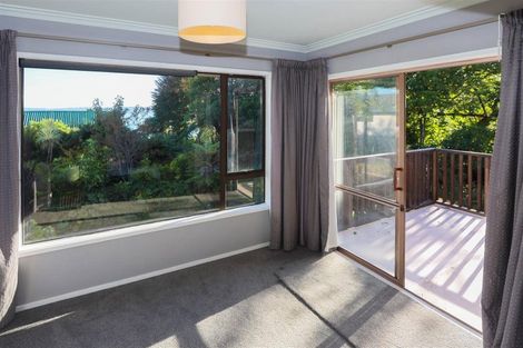 Photo of property in 2 Vista Place, Kawaha Point, Rotorua, 3010
