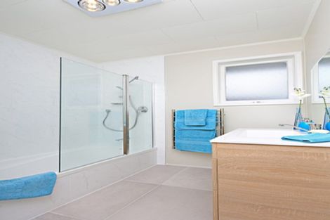 Photo of property in 37 Kivell Close, Mangere East, Auckland, 2024