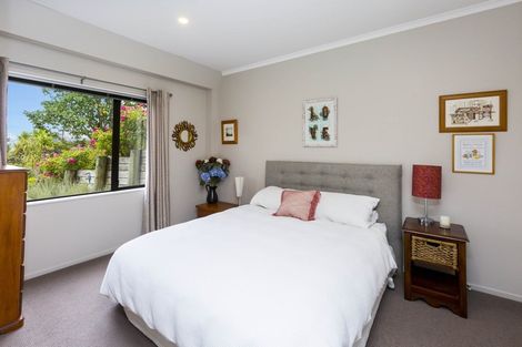 Photo of property in 12 Sylvan Way, Silverstream, Upper Hutt, 5019