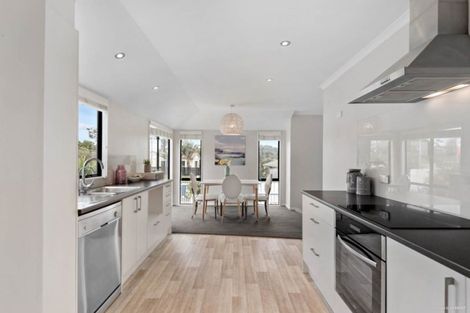 Photo of property in 1 Clarion Place, Glendene, Auckland, 0602