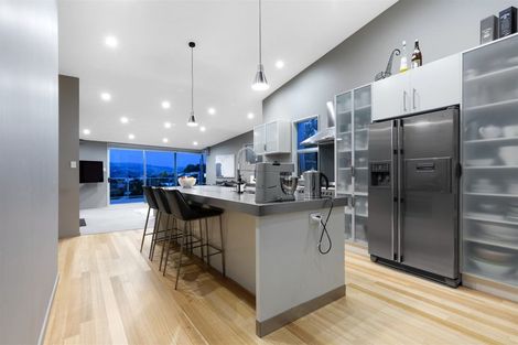 Photo of property in 42 Kiriwai Road, Paremata, Porirua, 5024