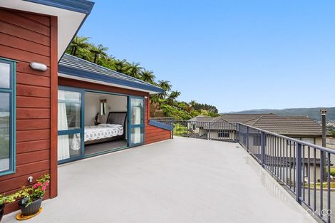 Photo of property in 9 Fernridge Way, Tirohanga, Lower Hutt, 5010