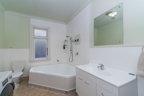 Photo of property in 20 Milson Line, Roslyn, Palmerston North, 4414