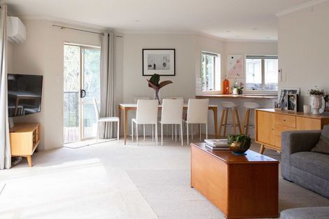 Photo of property in 15b Tide Close, Mount Wellington, Auckland, 1060