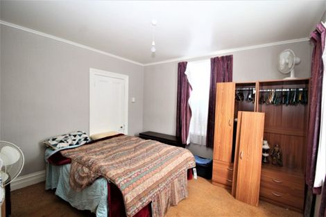 Photo of property in 24 Lovell Road, Woodville, 4998