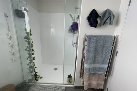 Photo of property in 5/35 Garadice Road, Rothesay Bay, Auckland, 0630