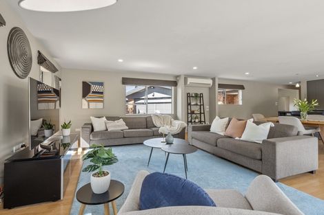 Photo of property in 14b Karetu Road, Greenlane, Auckland, 1051