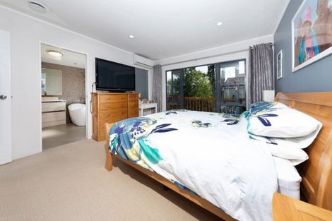 Photo of property in 2/30b Verbena Road, Birkdale, Auckland, 0626