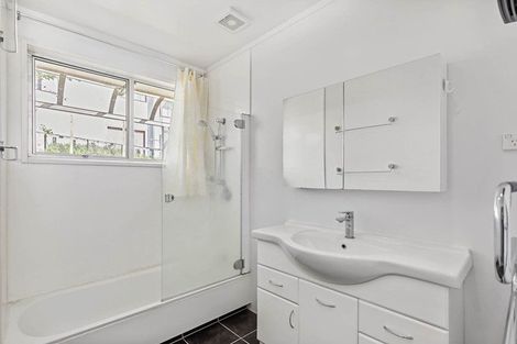 Photo of property in 38 Simon Ellice Drive, Bayview, Auckland, 0629