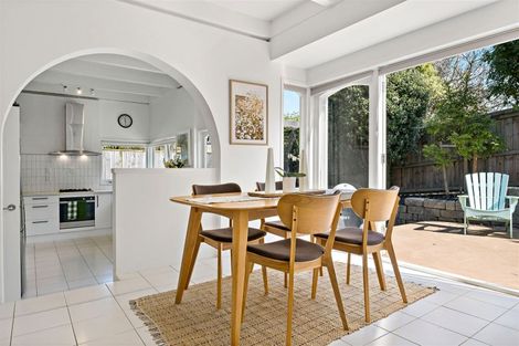 Photo of property in 1 Riviera Place, Hauraki, Auckland, 0622