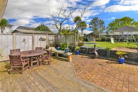 Photo of property in 76 Arimu Road, Papakura, 2110