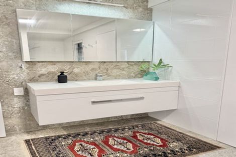 Photo of property in 19 Zita Avenue, Matakatia, Whangaparaoa, 0930