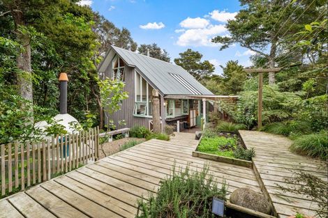 Photo of property in 38 Grand View Road, Leigh, 0985