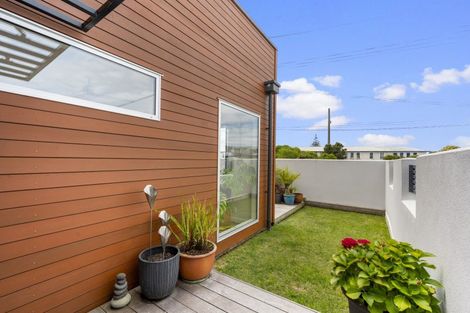 Photo of property in 108 Charles Street, Westshore, Napier, 4110