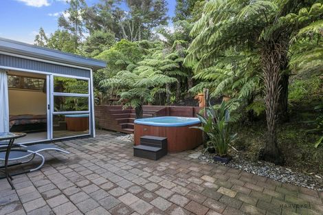 Photo of property in 94 Takahe Road, Titirangi, Auckland, 0604
