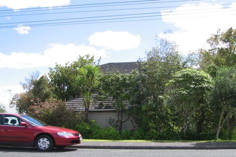 Photo of property in 70 Aberdeen Road, Campbells Bay, Auckland, 0620