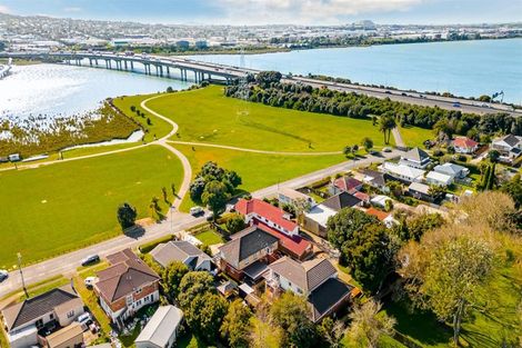 Photo of property in 7 Waterfront Road, Mangere Bridge, Auckland, 2022