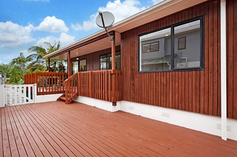 Photo of property in 1/86a West Drive, West Harbour, Auckland, 0618