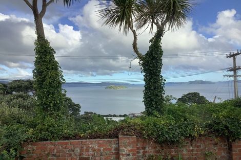 Photo of property in 3 Singers Road, Korokoro, Lower Hutt, 5012