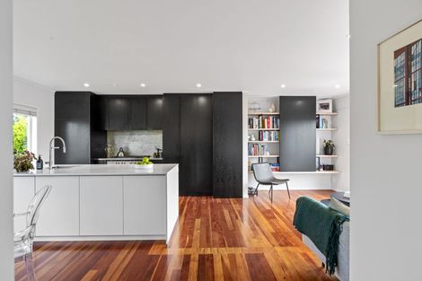 Photo of property in 1/74 College Road, Northcote, Auckland, 0627