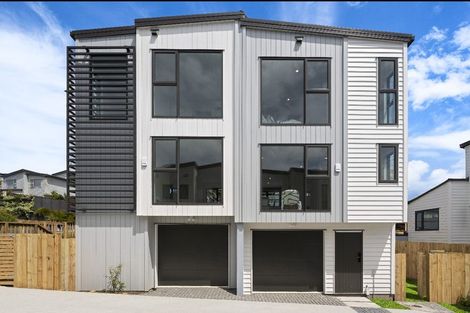 Photo of property in 1/1088 Beach Road, Torbay, Auckland, 0630