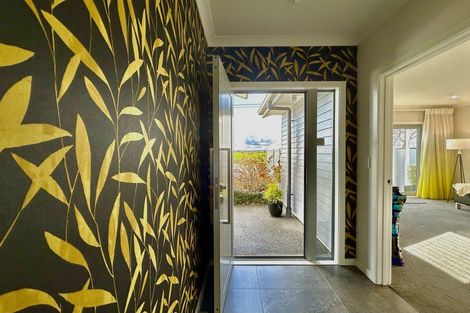 Photo of property in 72 Eriksen Road, Te Awa, Napier, 4110