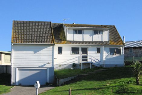 Photo of property in 117 Queens Road, Waikanae Beach, Waikanae, 5036