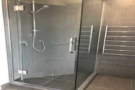 Photo of property in 31b Knightsbridge Drive, Forrest Hill, Auckland, 0620