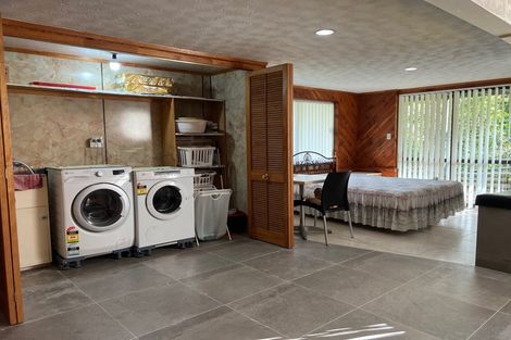 Photo of property in 49 Woodfern Crescent, Titirangi, Auckland, 0604