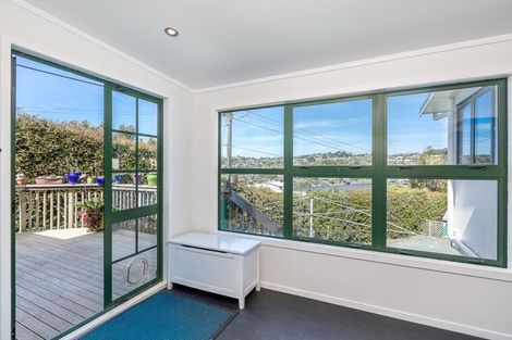 Photo of property in 284 Vipond Road, Stanmore Bay, Whangaparaoa, 0932
