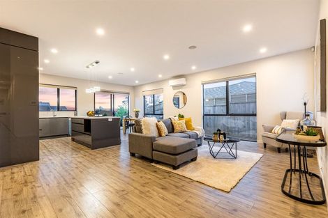 Photo of property in 58 Accolage Boulevard, Kumeu, 0810