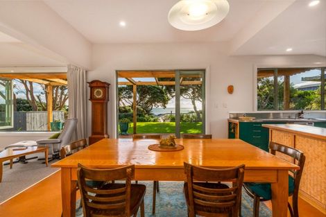 Photo of property in 137 Wellington Road, Paekakariki, 5034