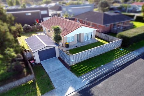 Photo of property in 2 Paramu Avenue, Birkdale, Auckland, 0626