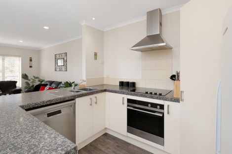 Photo of property in 3/19 Glencarron Place, Bethlehem, Tauranga, 3110