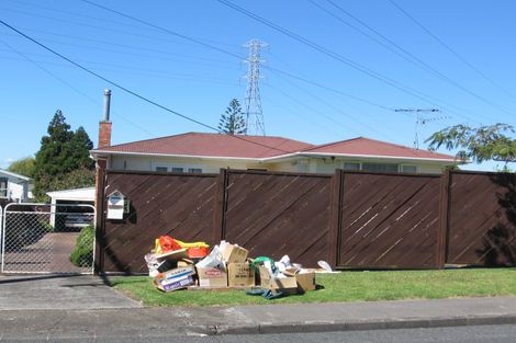 Photo of property in 120 Cobham Crescent, Kelston, Auckland, 0602