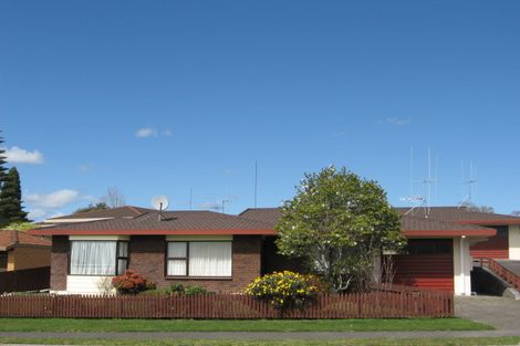 Photo of property in 14 Esmeralda Street, Welcome Bay, Tauranga, 3112
