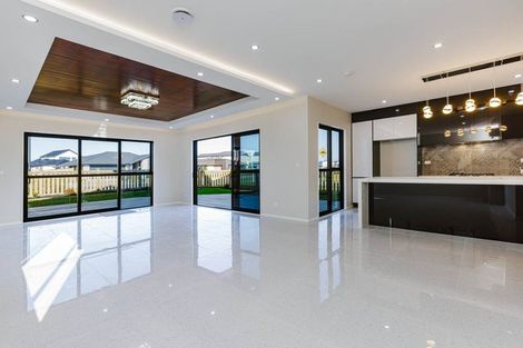 Photo of property in 1 Whata Street, Clarks Beach, 2122