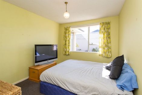 Photo of property in 1/1 Solway Avenue, Ilam, Christchurch, 8041