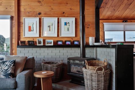 Photo of property in 6 Makorori Beach Road, Makorori, Gisborne, 4073