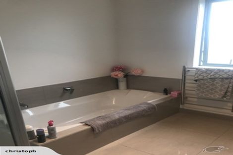 Photo of property in 49 Hollowout Street, Takanini, 2112