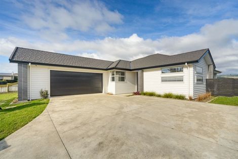 Photo of property in 162 Pacific Drive, Fitzherbert, Palmerston North, 4410