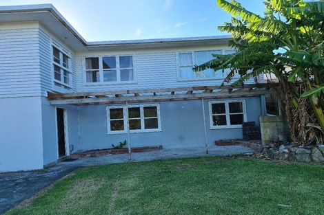 Photo of property in 13 Emirau Place, Glenfield, Auckland, 0629