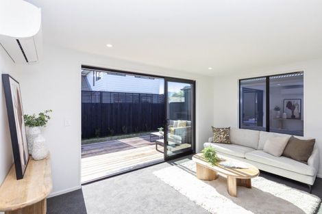 Photo of property in 2/47 Sturrocks Road, Redwood, Christchurch, 8051